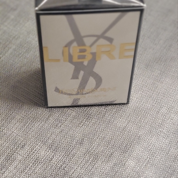 YSL Libre Eau De Parfum - Picture 3 of 3